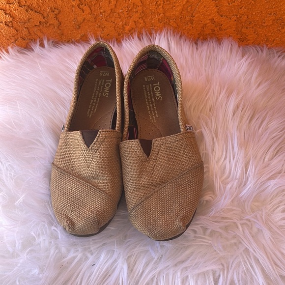 Tom’s Classics Natural Burlap size 7.5 in good condition - Picture 3 of 4